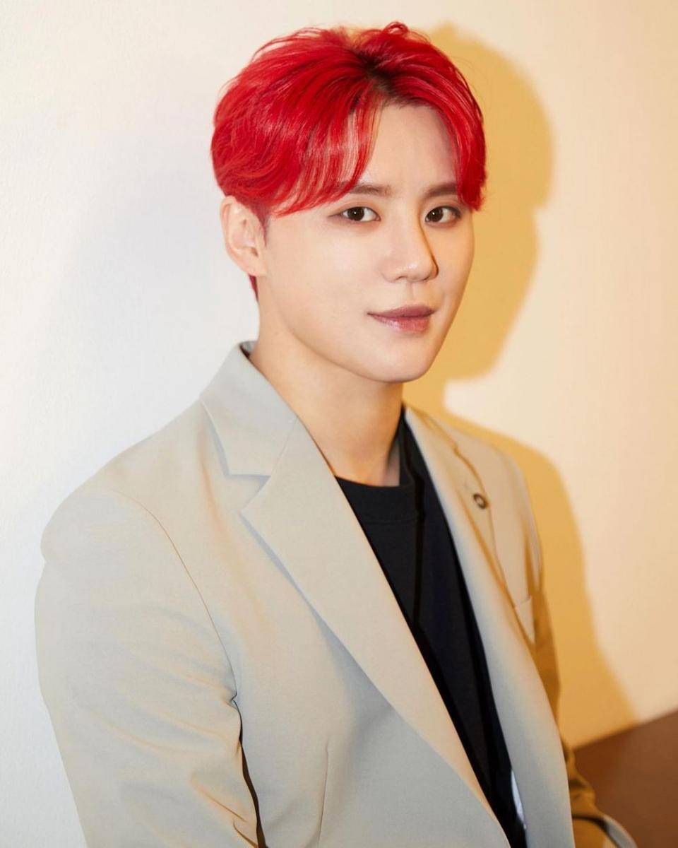 Kim Junsu (Instagram.com/cjes.tagram)