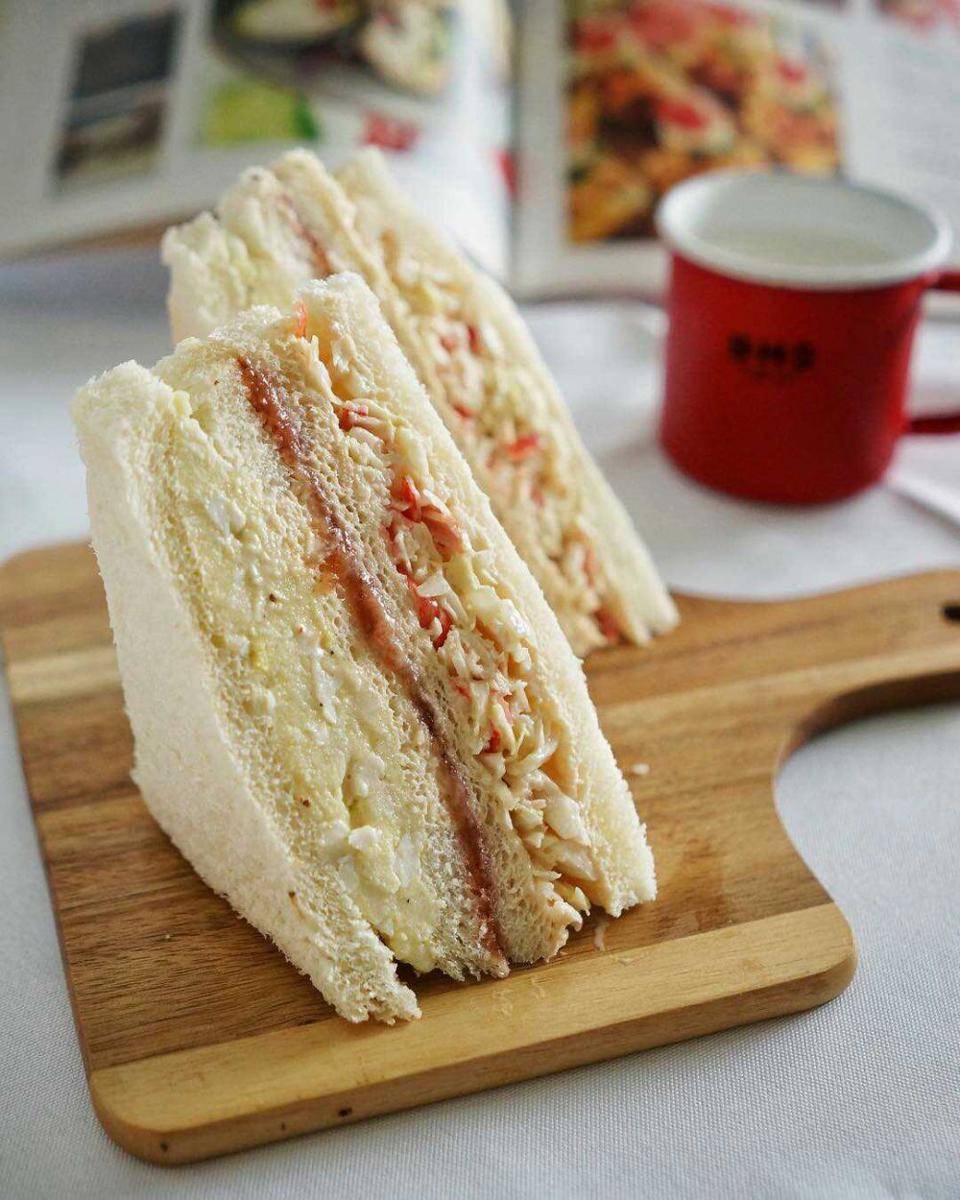 Inkigayo sandwich (instagram.com/purpleharn)