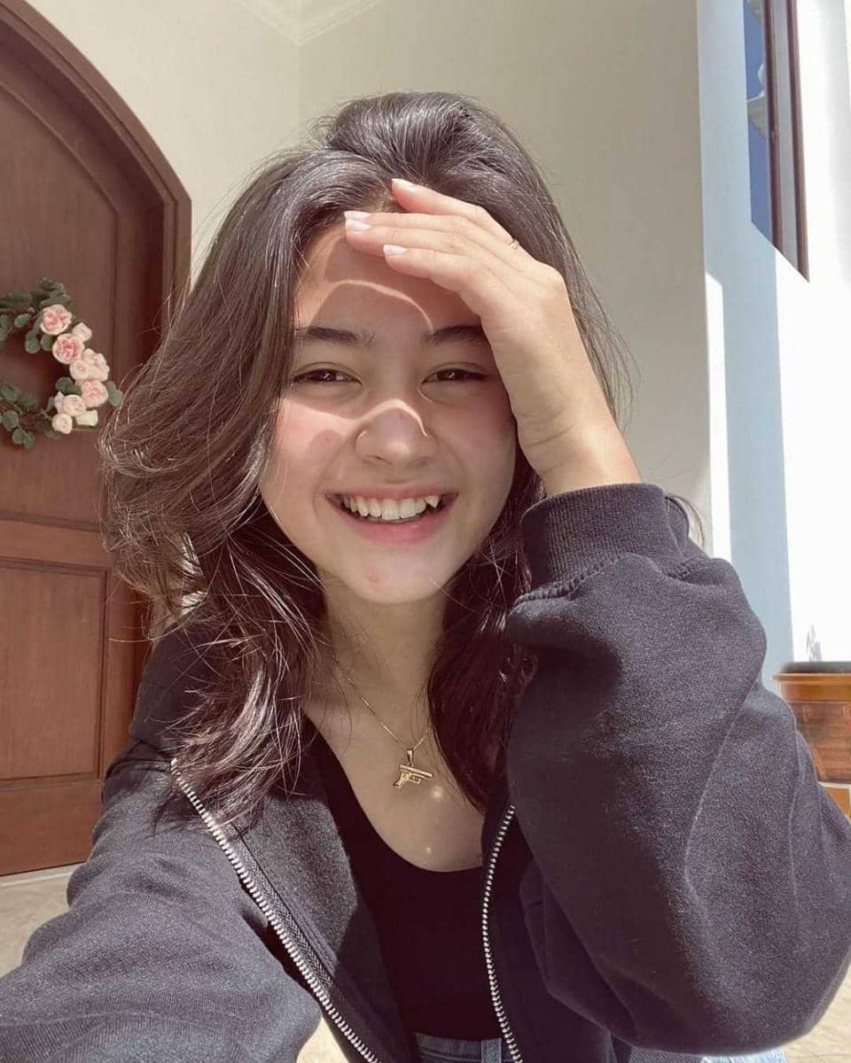 Sandrinna Michelle (instagram.com/sandrinna_11)