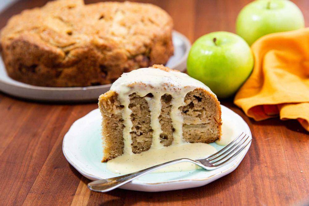 ilustrasi Irish apple cake (delish.com)