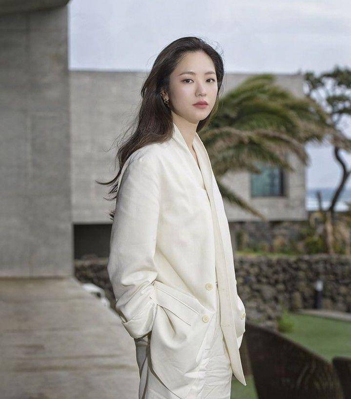 Jeon Yeo Bin (instagram.com/jeonyeobeen726)