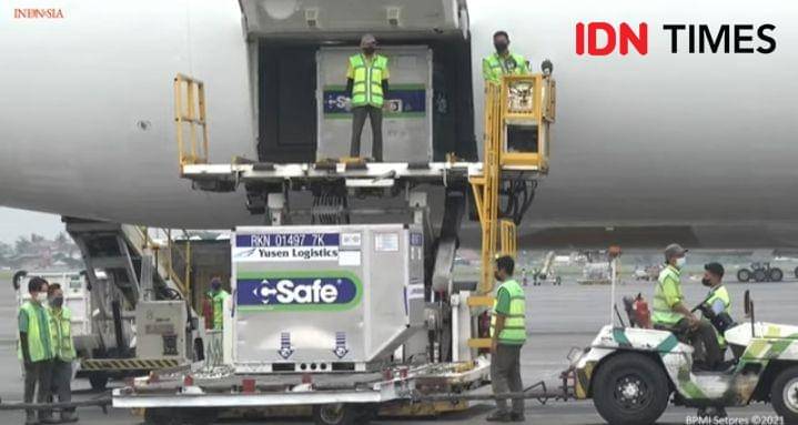 Kedatangan Vaksin AstraZeneca/You Tube Sekretariat Presiden