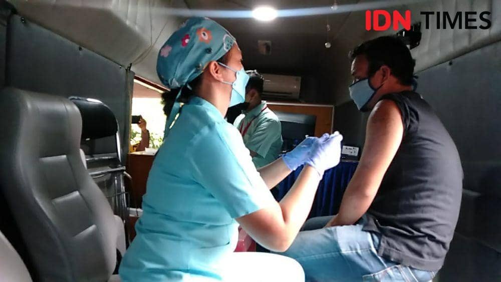 Temui Warga Satlantas Polresta Jemput Bola Vaksinasi COVID-19 Gratis