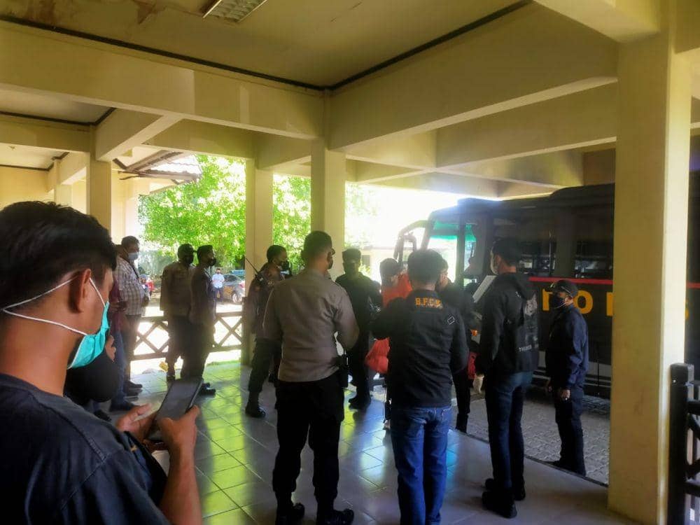 Pemberangkatan puluhan tersangka terorisme di Makassar ke Mabes Polri/Istimewa