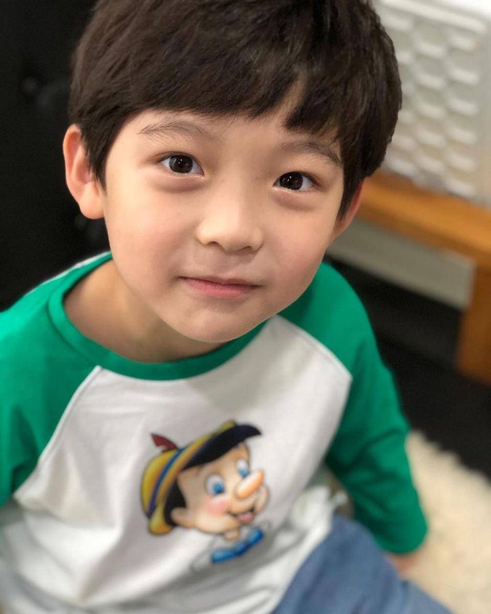 Kim Si Woo (instagram.com/siwoo0529)
