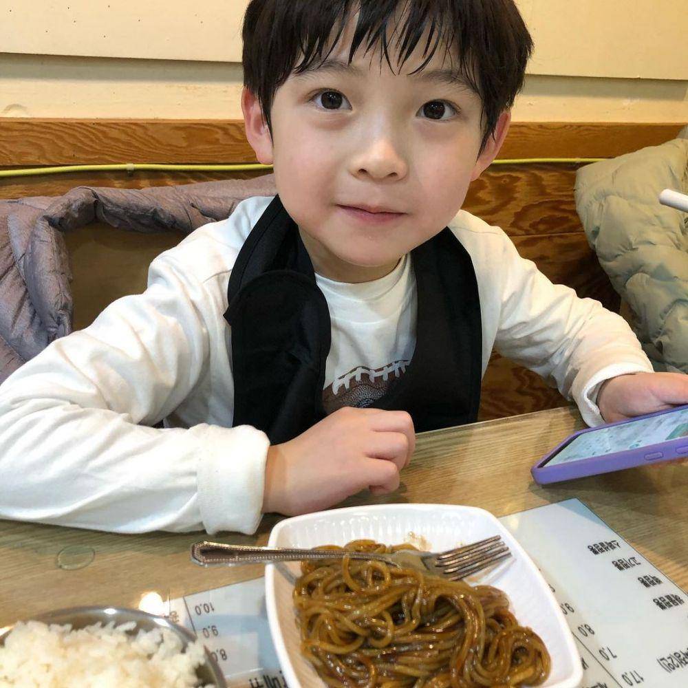 Kim Si Woo (instagram.com/siwoo0529)
