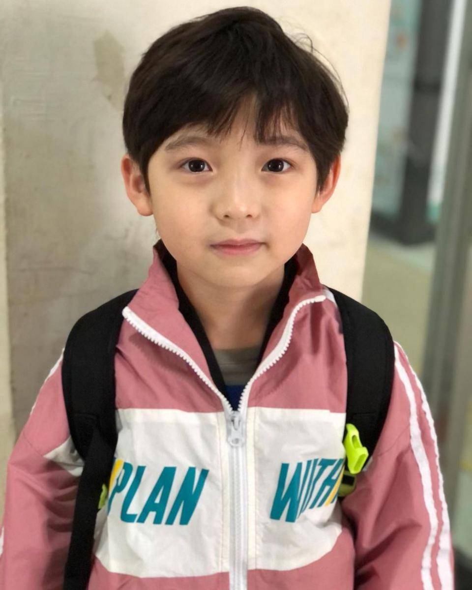 Kim Si Woo (instagram.com/siwoo0529)
