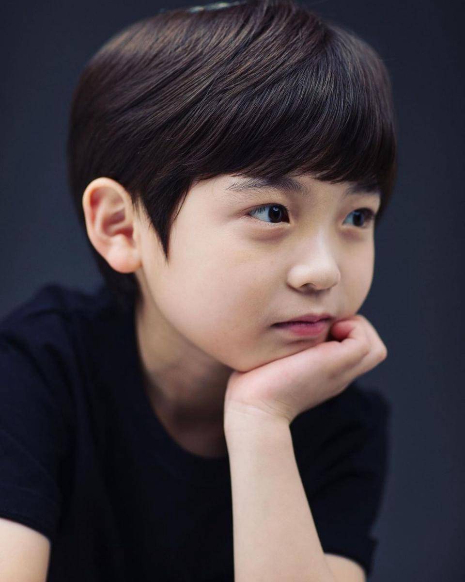 Kim Si Woo (instagram.com/siwoo0529)