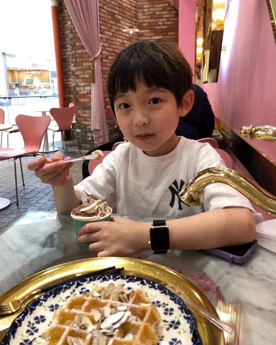 Kim Si Woo (instagram.com/siwoo0529)