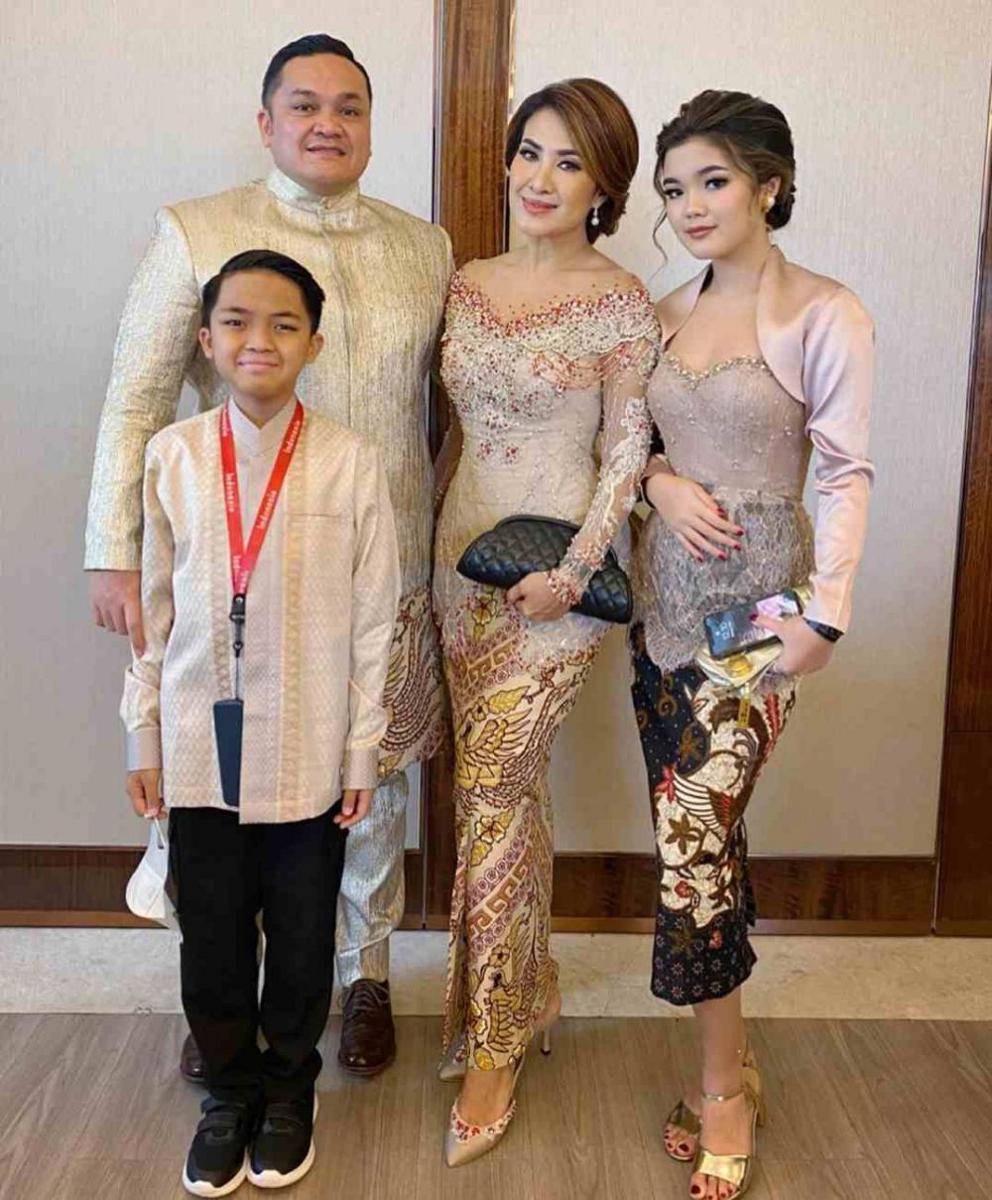 Keluarga Liza Natalia (instagram.com/lizanataliaofficial)