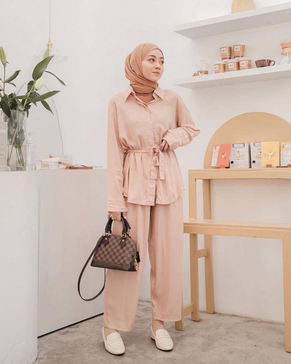 Outfit one set ala Meirani Amalia (instagram.com/meiraniap)