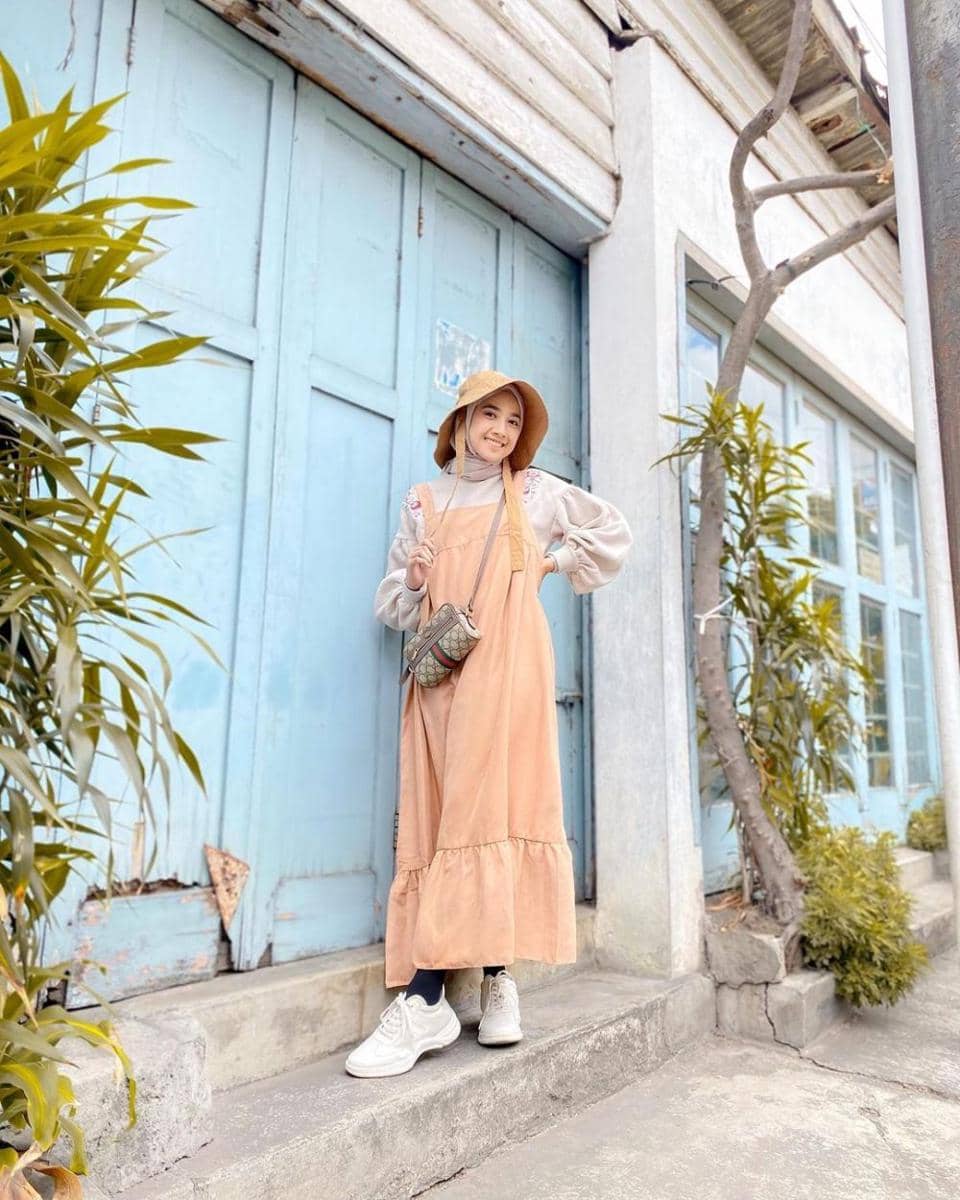 Outfit dress ala Richa Etika (instagram.com/richaeu)