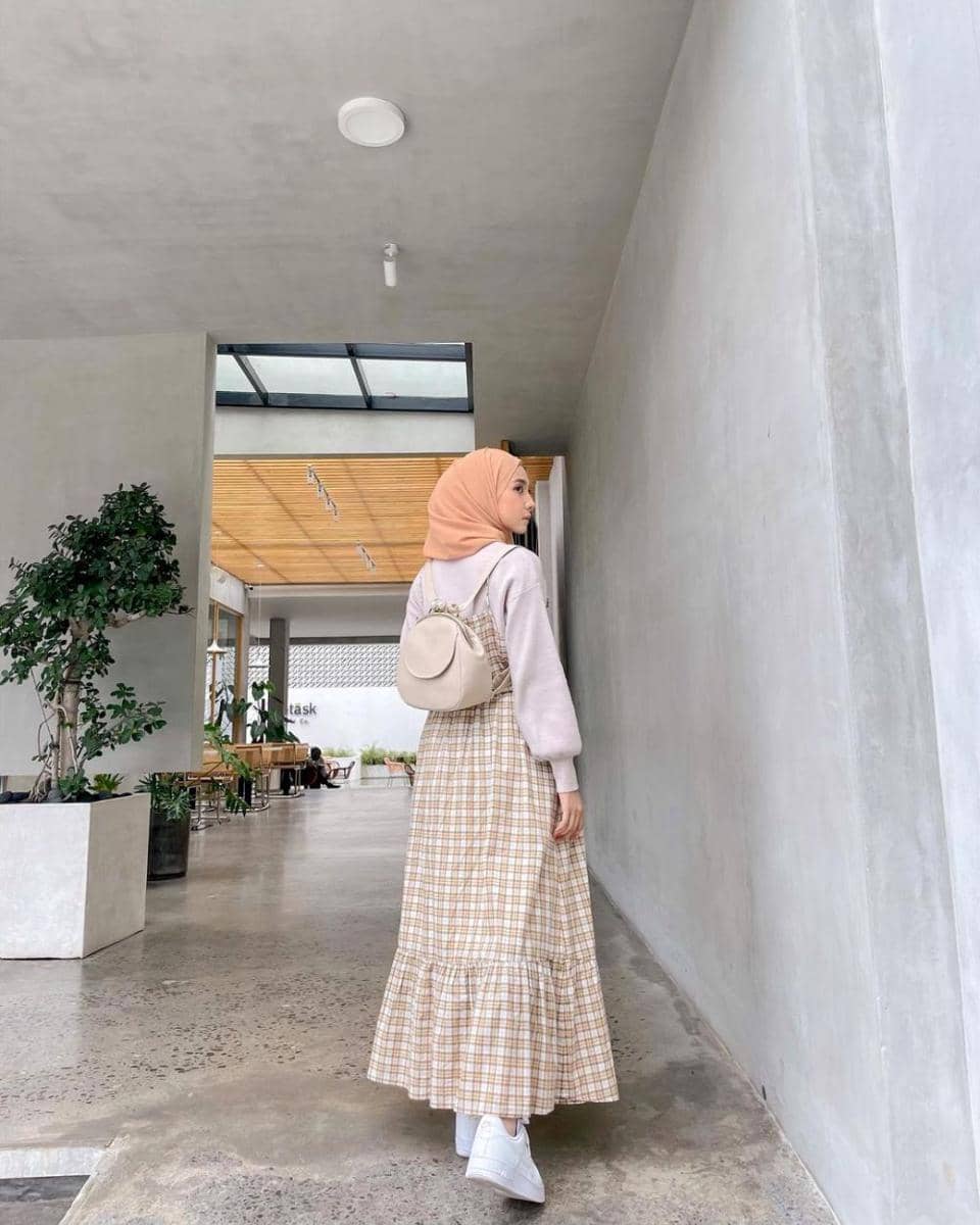 Outfit dress ala Richa Etika (instagram.com/richaeu)