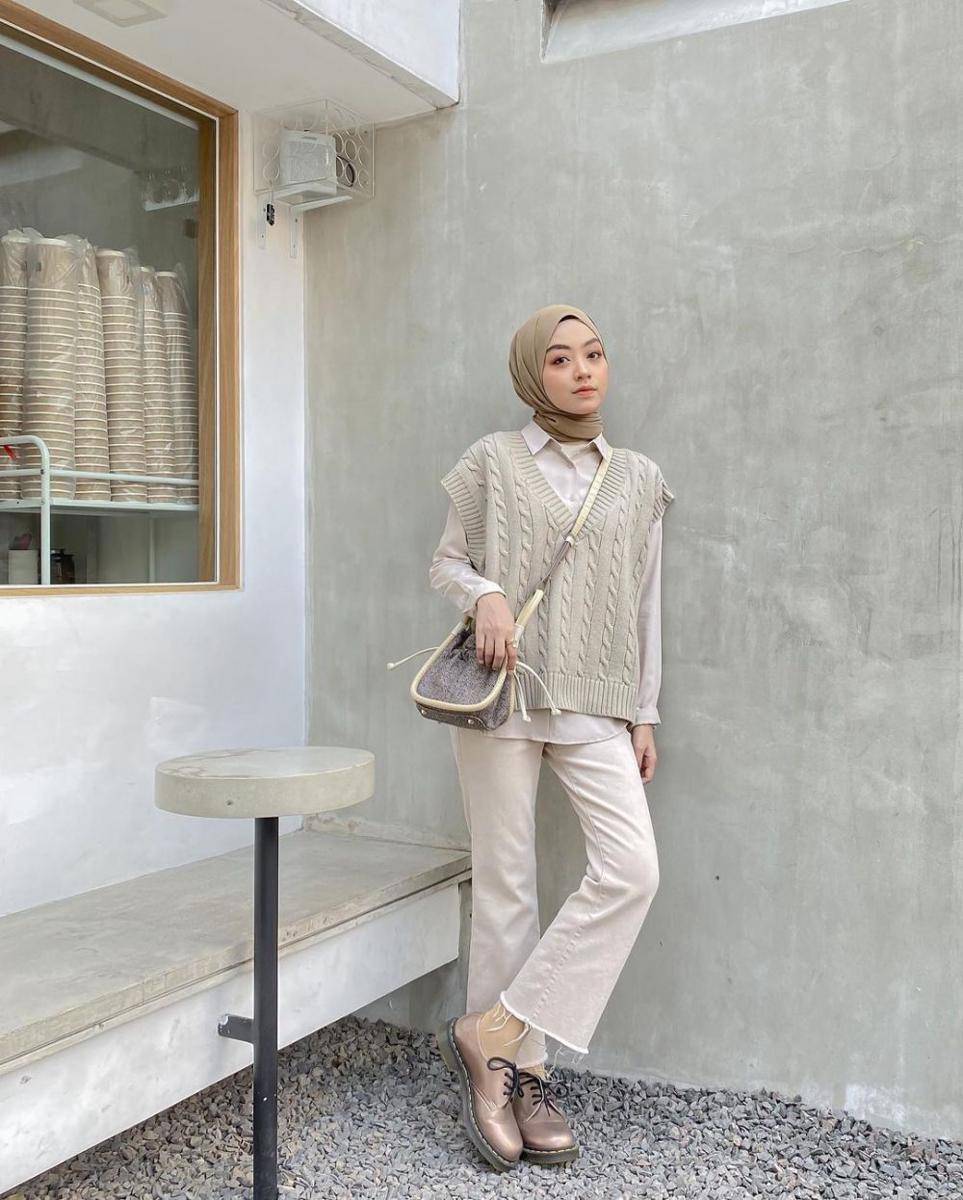 Padu padan vest ala Meirani Amalia (instagram.com/meiraniap)