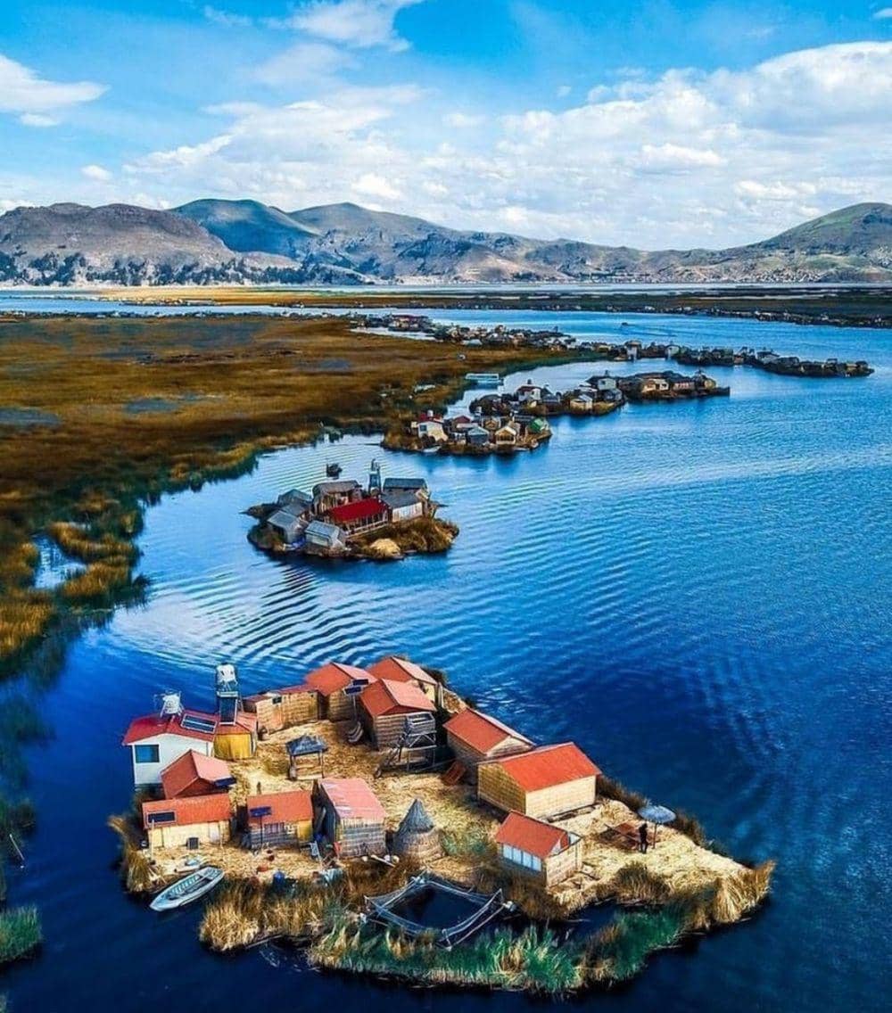 Pulau Uros (Instagram.com/sitorbiscom)