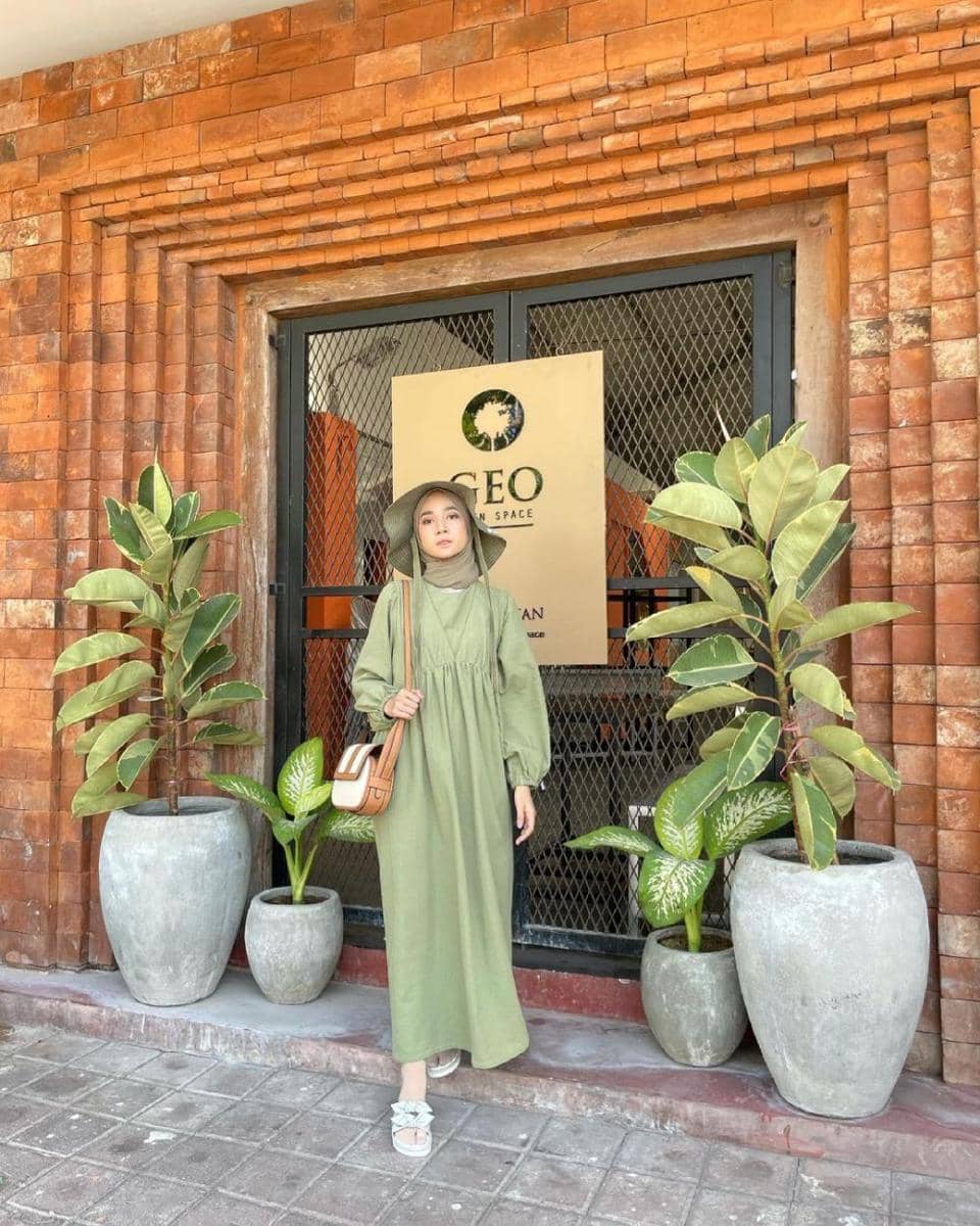 Outfit dress ala Richa Etika (instagram.com/richaeu)