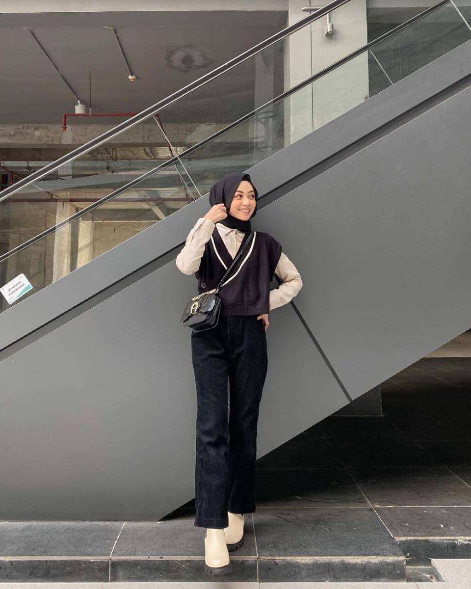 Padu padan vest ala Meirani Amalia (instagram.com/meiraniap)