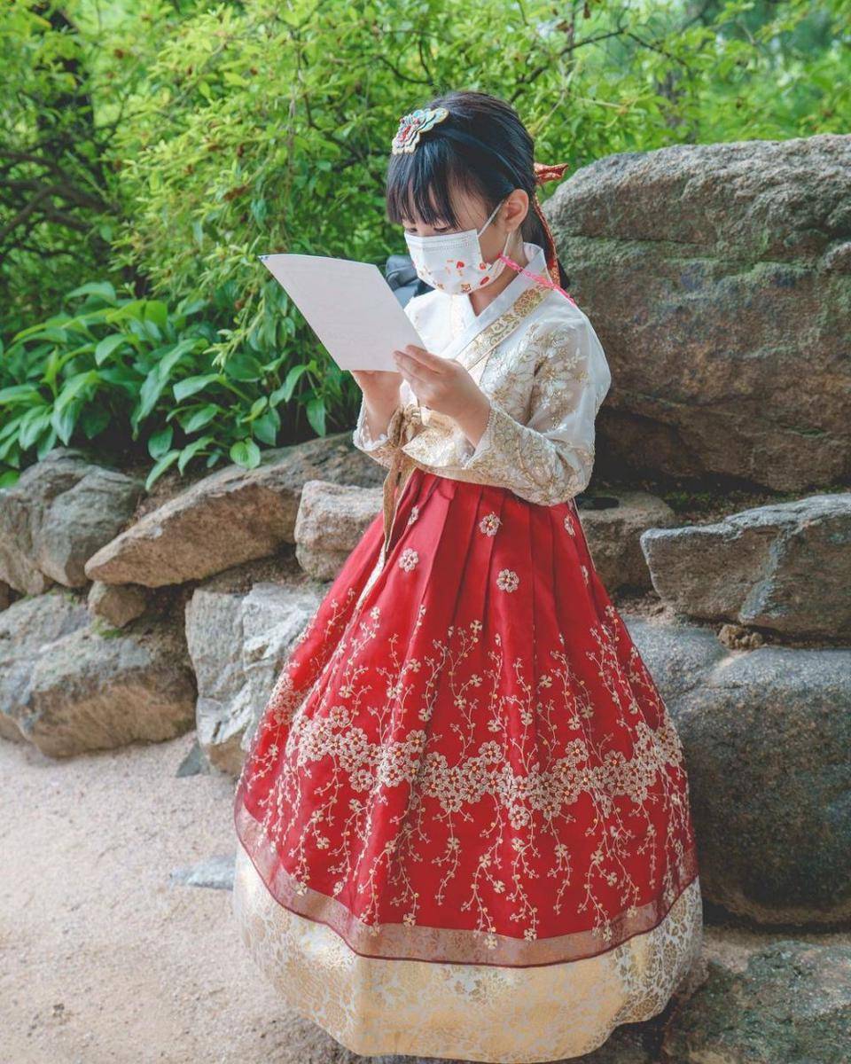 Yunji (instagram.com/kimbabfamily.official)