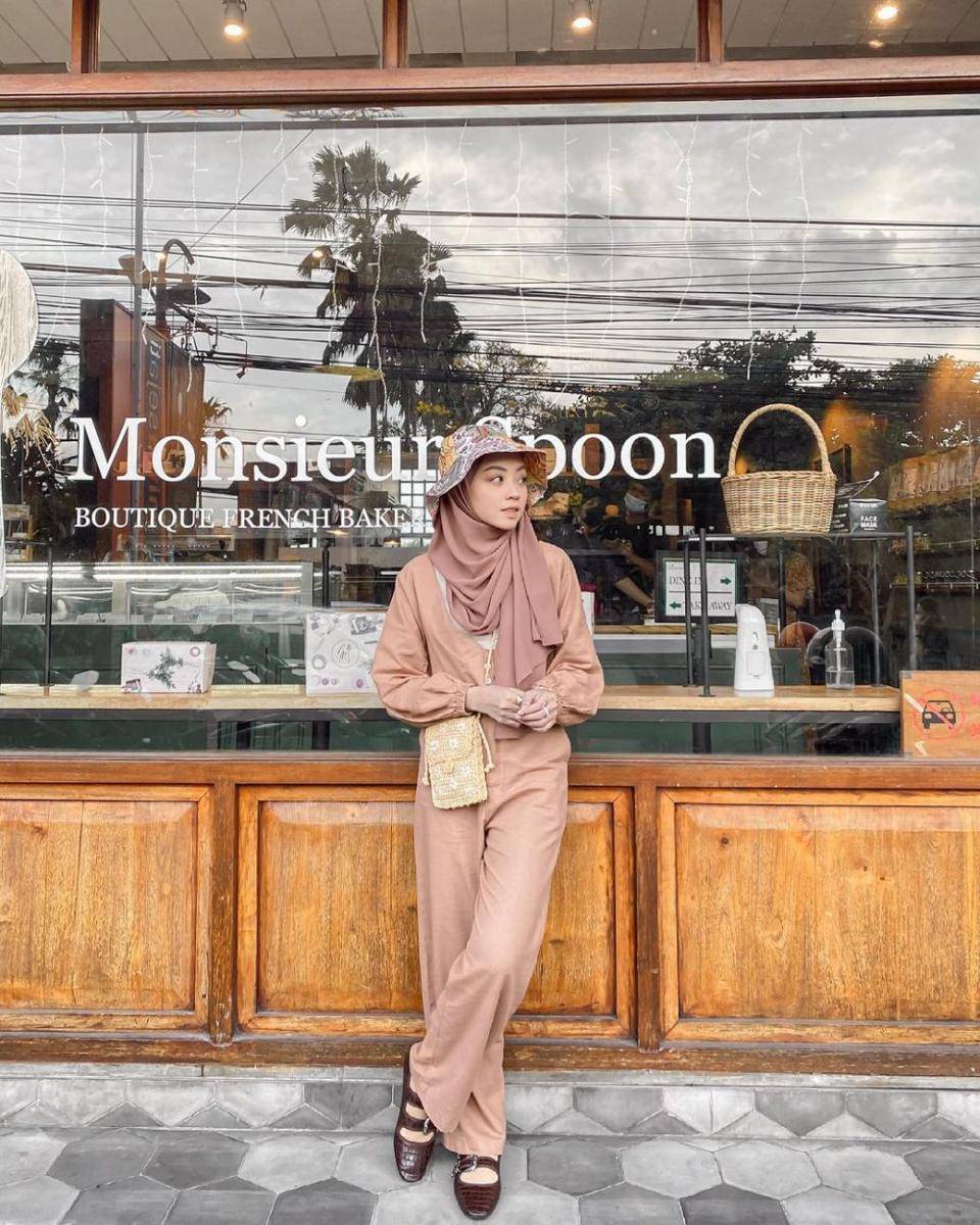 Outfit one set ala Meirani Amalia (instagram.com/meiraniap)