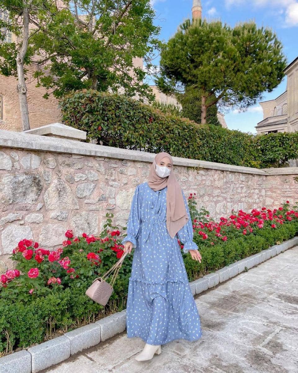 Outfit dress ala Richa Etika (instagram.com/richaeu)