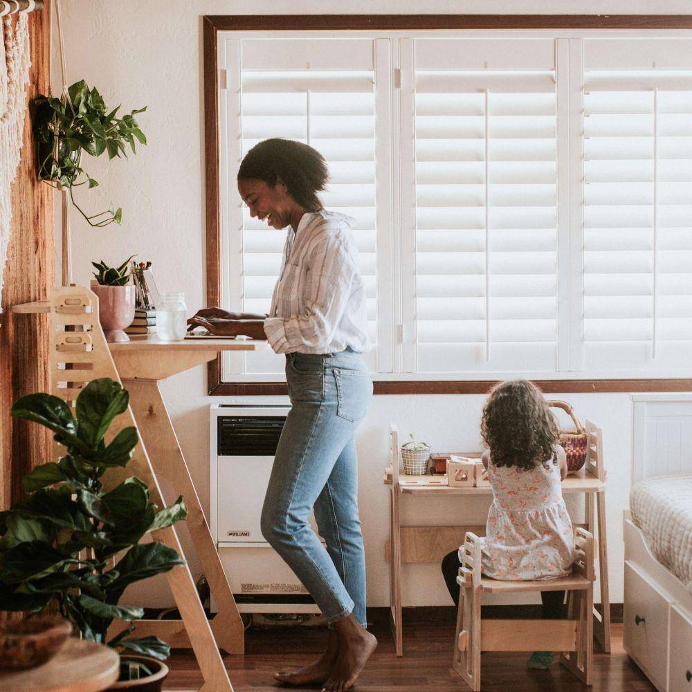 Meja lipat standing (workfromhomedesks.com)
