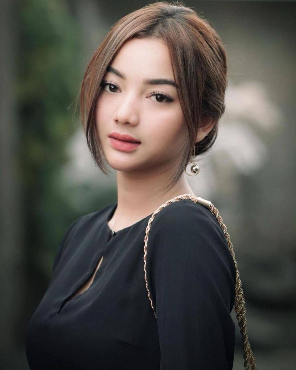 Glenca Chysara (@abudherypastrana via instagram.com/glencachysara)