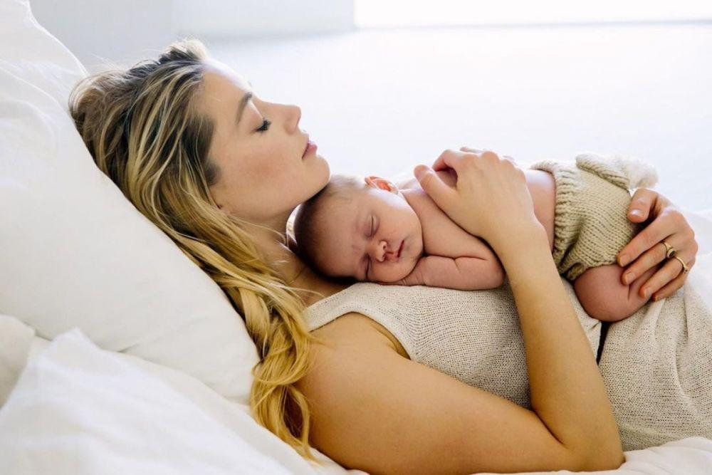 Mendadak Jadi Ibu, 10 Fakta Kelahiran Anak Pertama Amber Heard