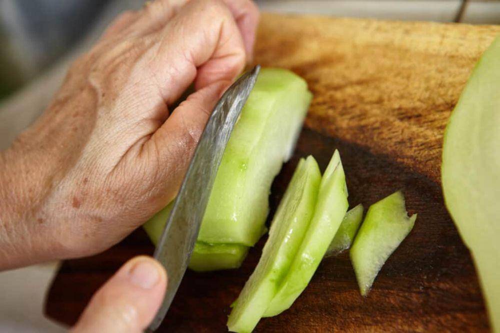 Labu siam (harvesttotable.com)