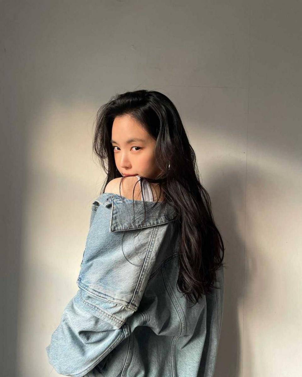 Naeun A Pink (instagram.com/marcellasne_)