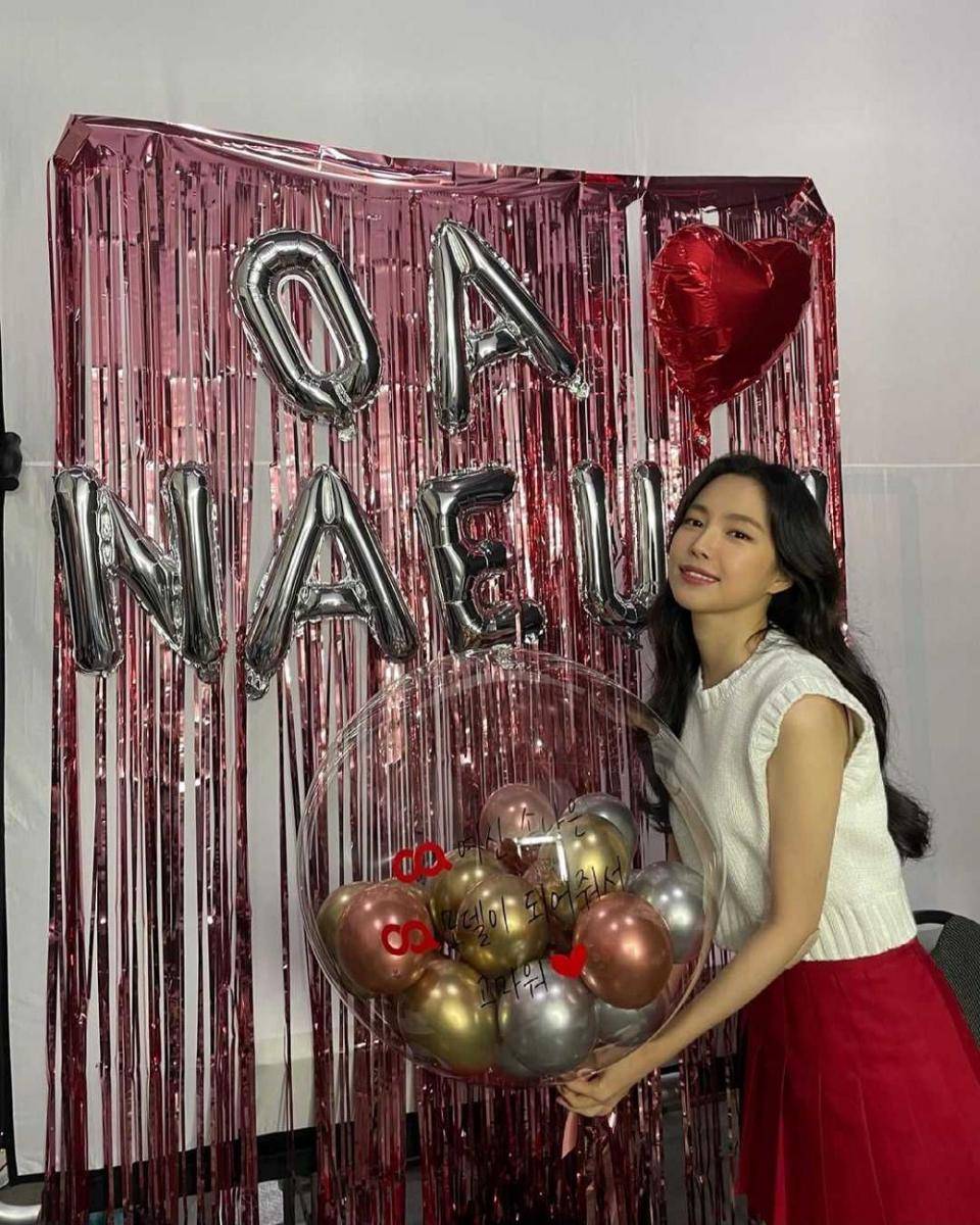 Naeun A Pink (instagram.com/marcellasne_)