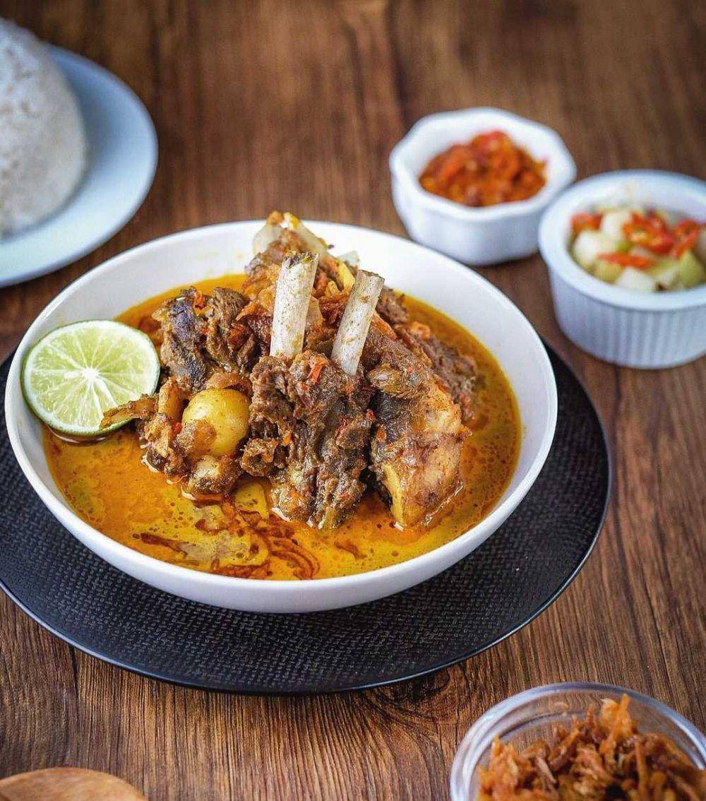 Gulai kambing (instagram.com/renibean)
