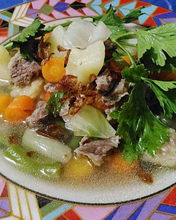 Sup daging sapi (Instagram.com/ahara_lena)