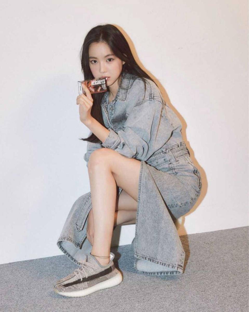Naeun A Pink (instagram.com/marcellasne_)