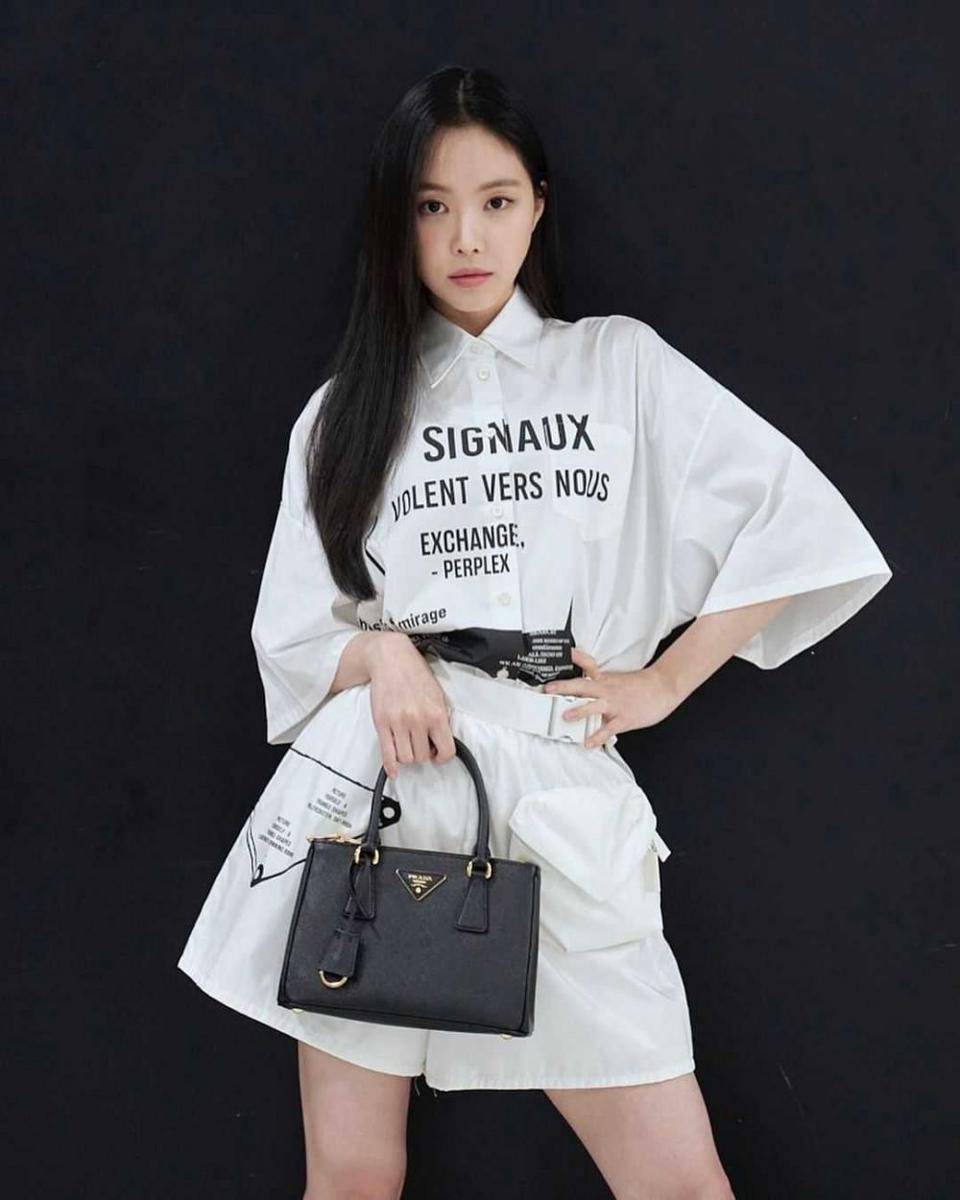 Naeun A Pink (instagram.com/marcellasne_)
