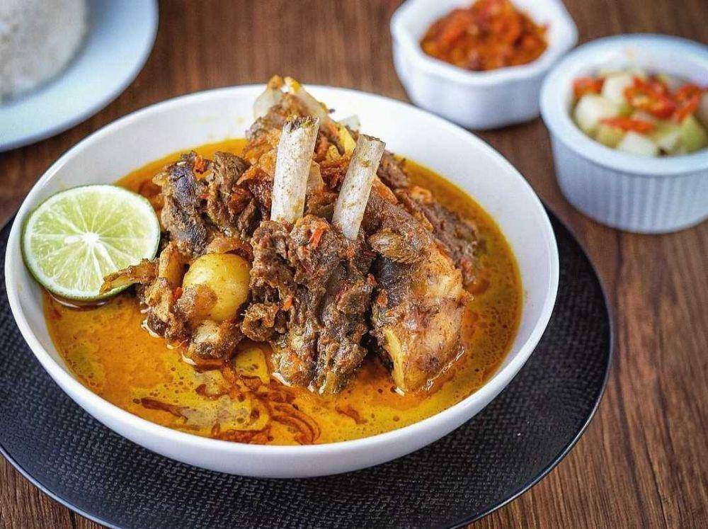 Gulai kambing (instagram.com/renibean)