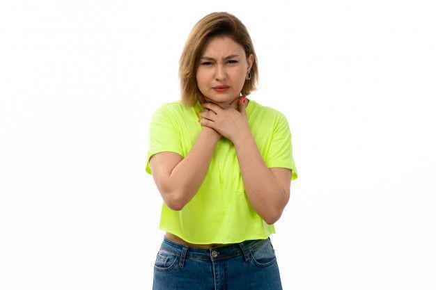 Laringitis: Gejala, Penyebab, Faktor Risiko, dan Pengobatan