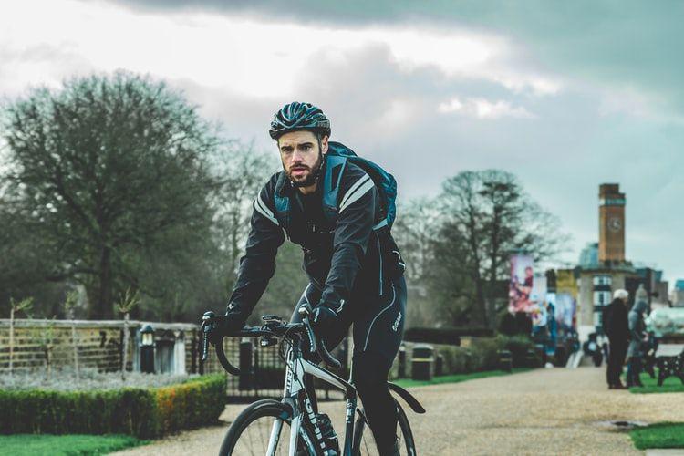 Hobi Gowes? Ini 8 Aksesoris Sepeda yang Mesti Dibawa Biar Tetap Aman!