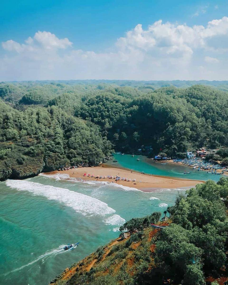 Pantai Baron, Yogyakarta (instagram.com/marahuda)