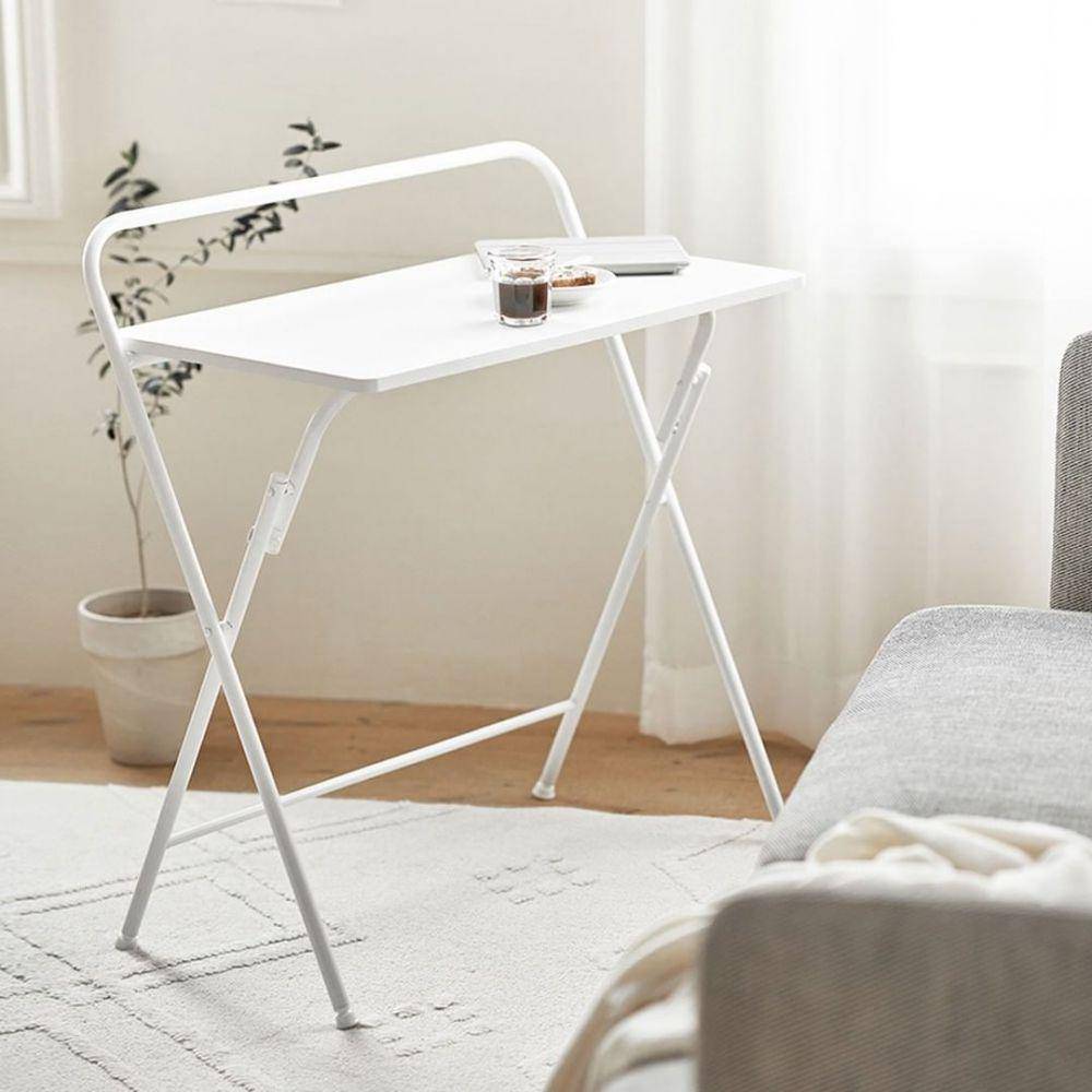Meja lipat (instagram.com/roomnhome)