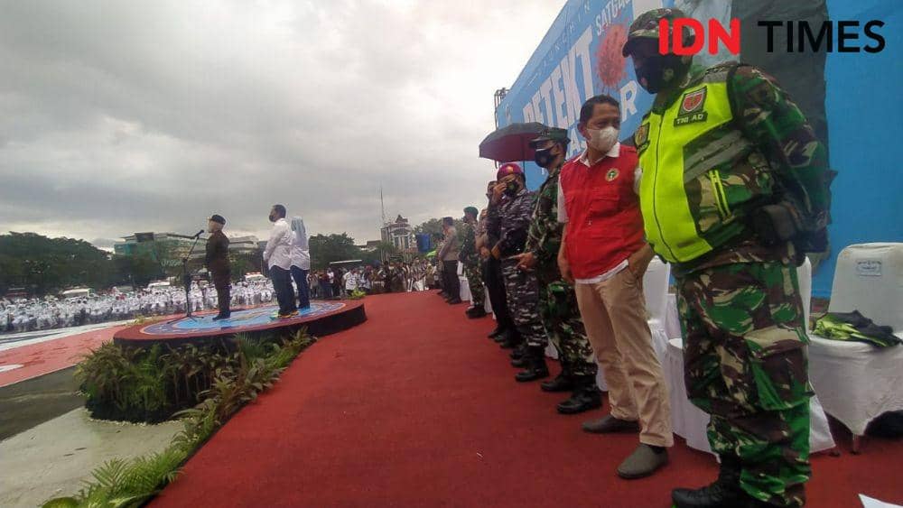 Pemkot Makassar meluncurkan Satgas Detektor di Lapangan Karebosi, Jumat (2/7/2021). IDN Times/Asrhawi Muin
