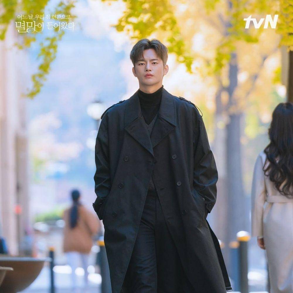 cuplikan drama Doom at Your Service (instagram.com/tvndrama.official)