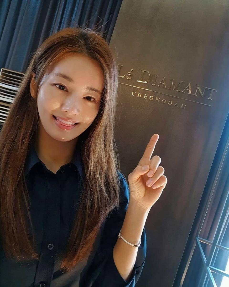 Lee Ga Ryeong (instagram.com/viollet1002)