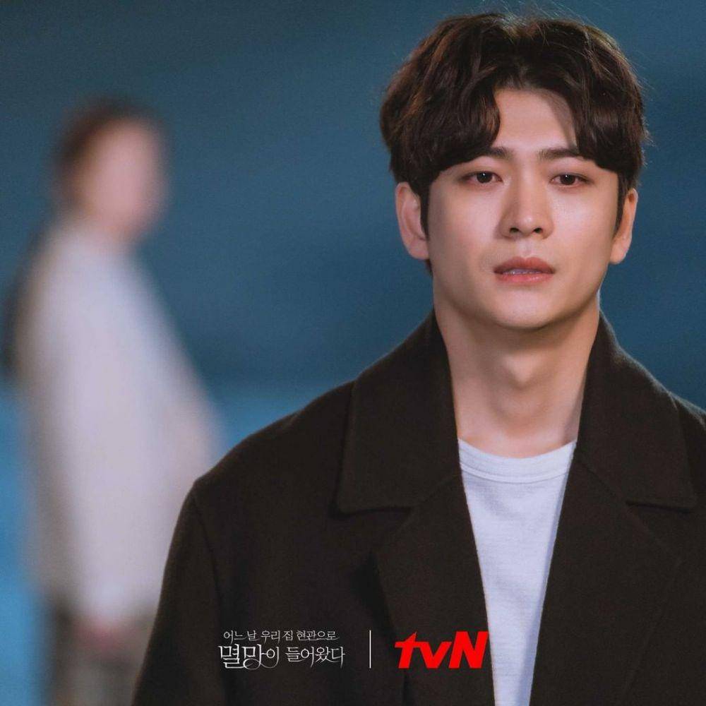 cuplikan drama Doom at Your Service (instagram.com/tvndrama.official)