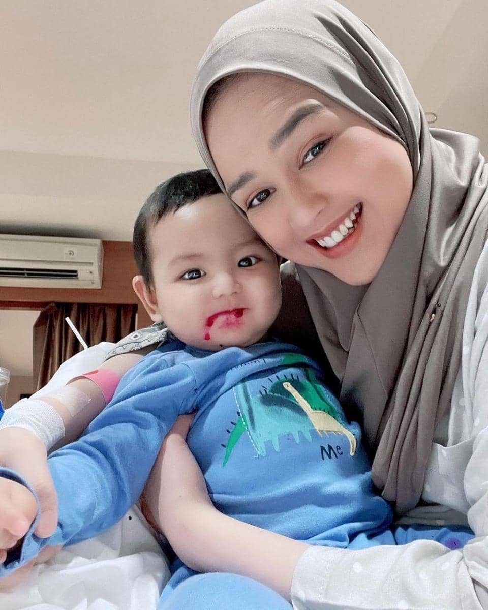 Cut Meyriska (instagram.com/cutratumeyriska)