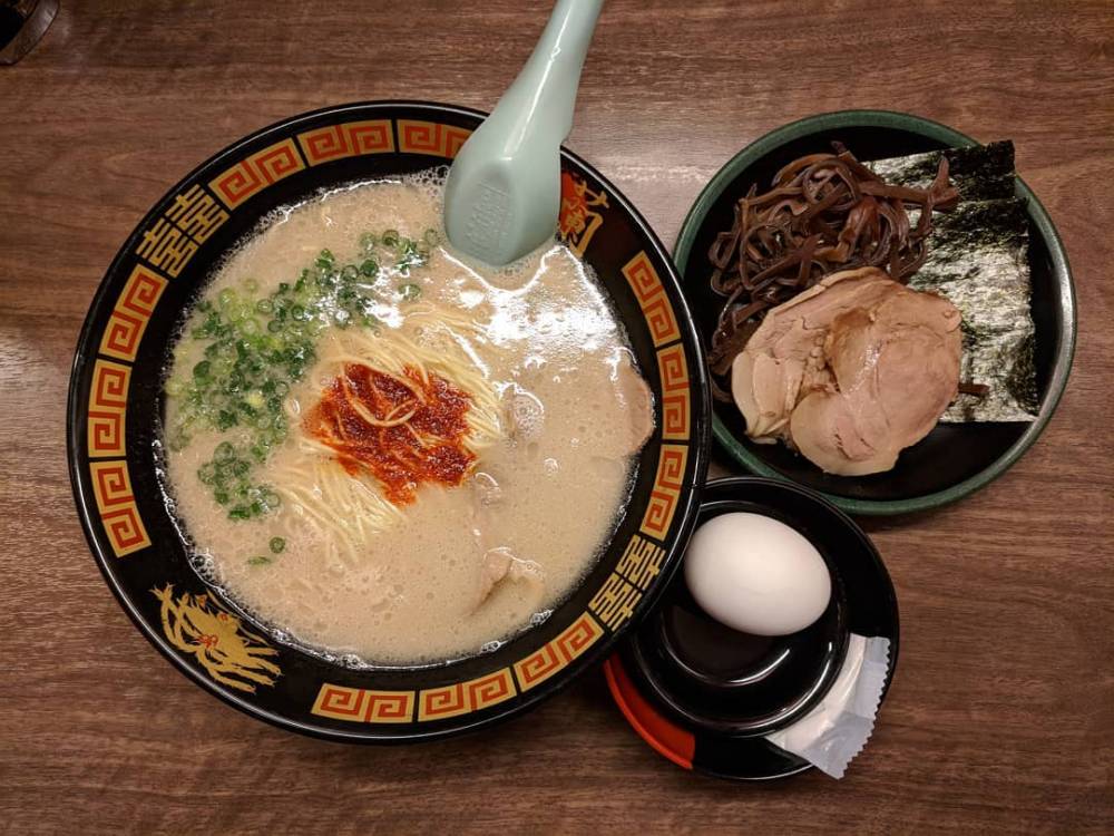Spesialisasi Ichiran adalah ramen bergaya tonkatsu. (instagram.com/foodling8)