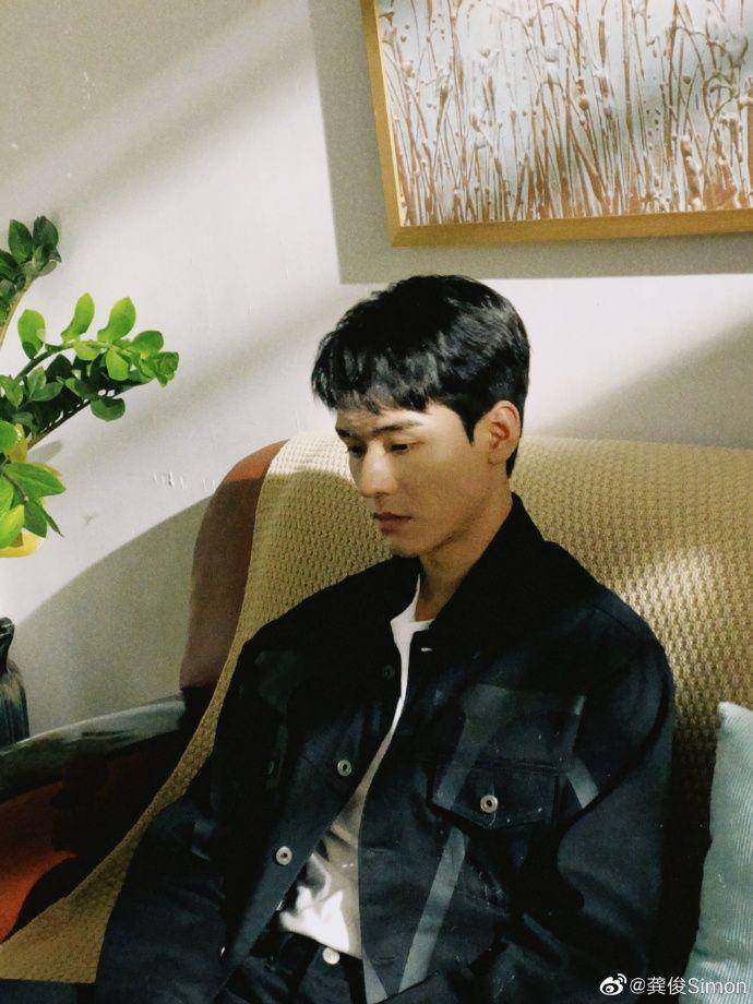 Gong Jun (weibo.com/龚俊Simon)