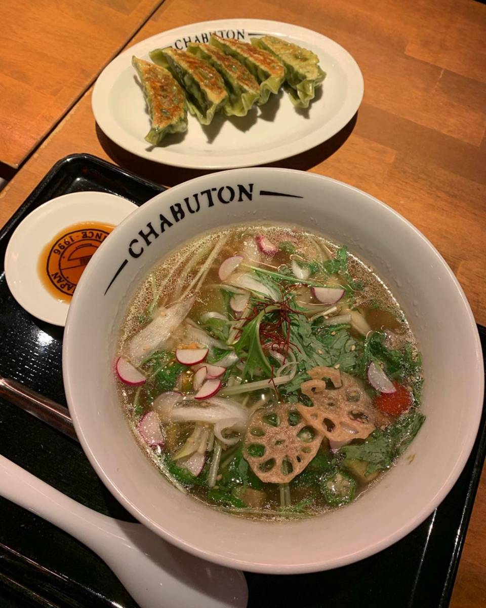 ramen vegan dari Chabuton (instagram.com/veganinyorkshire)