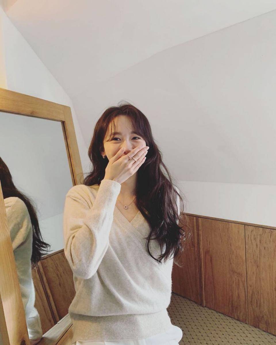 Yoona SNSD (instagram.com/yoona__lim)