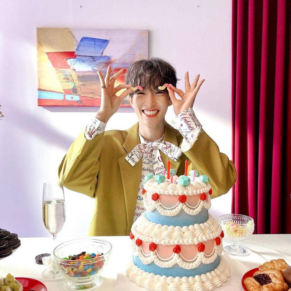 DK SEVENTEEN (instagram.com/dk_is_dokyeom)