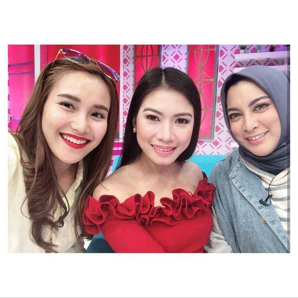 Jane Shalimar dan sahabat artisnya (instagram.com/janeshalimar_1)
